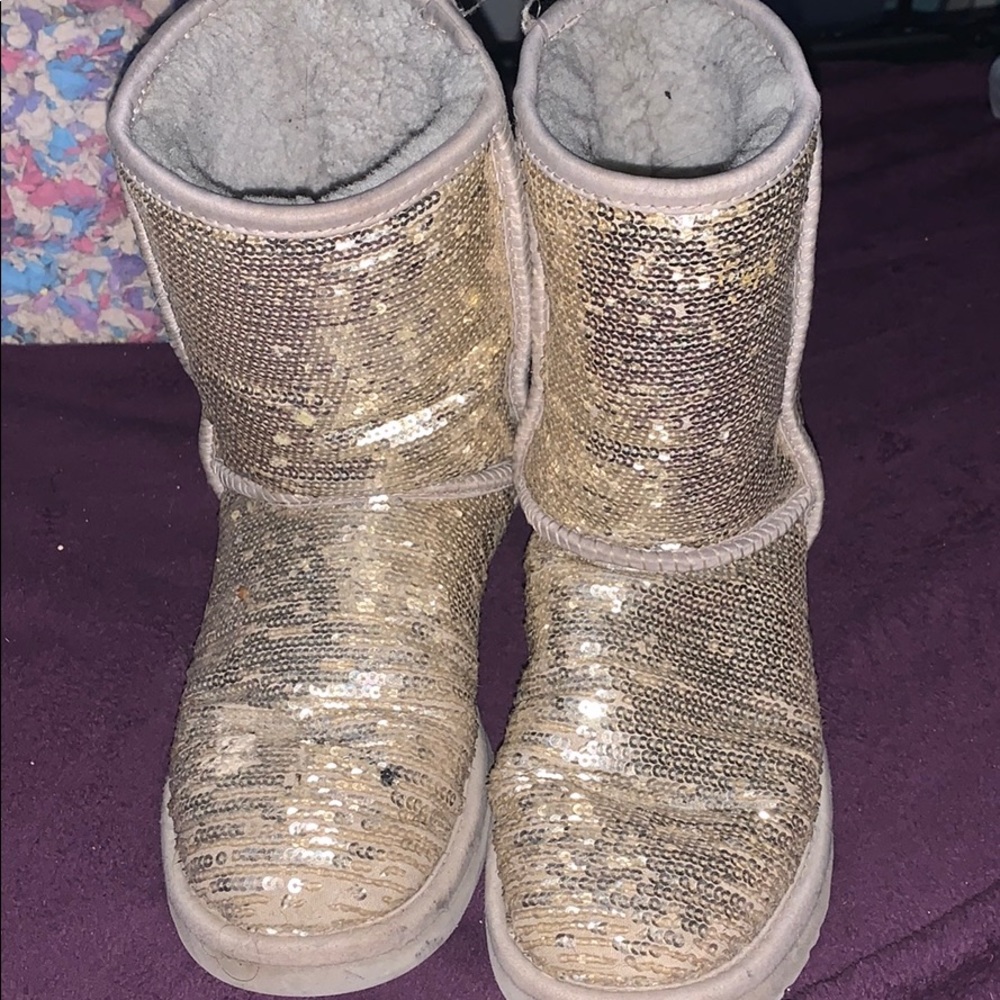 gold glitter uggs size 7